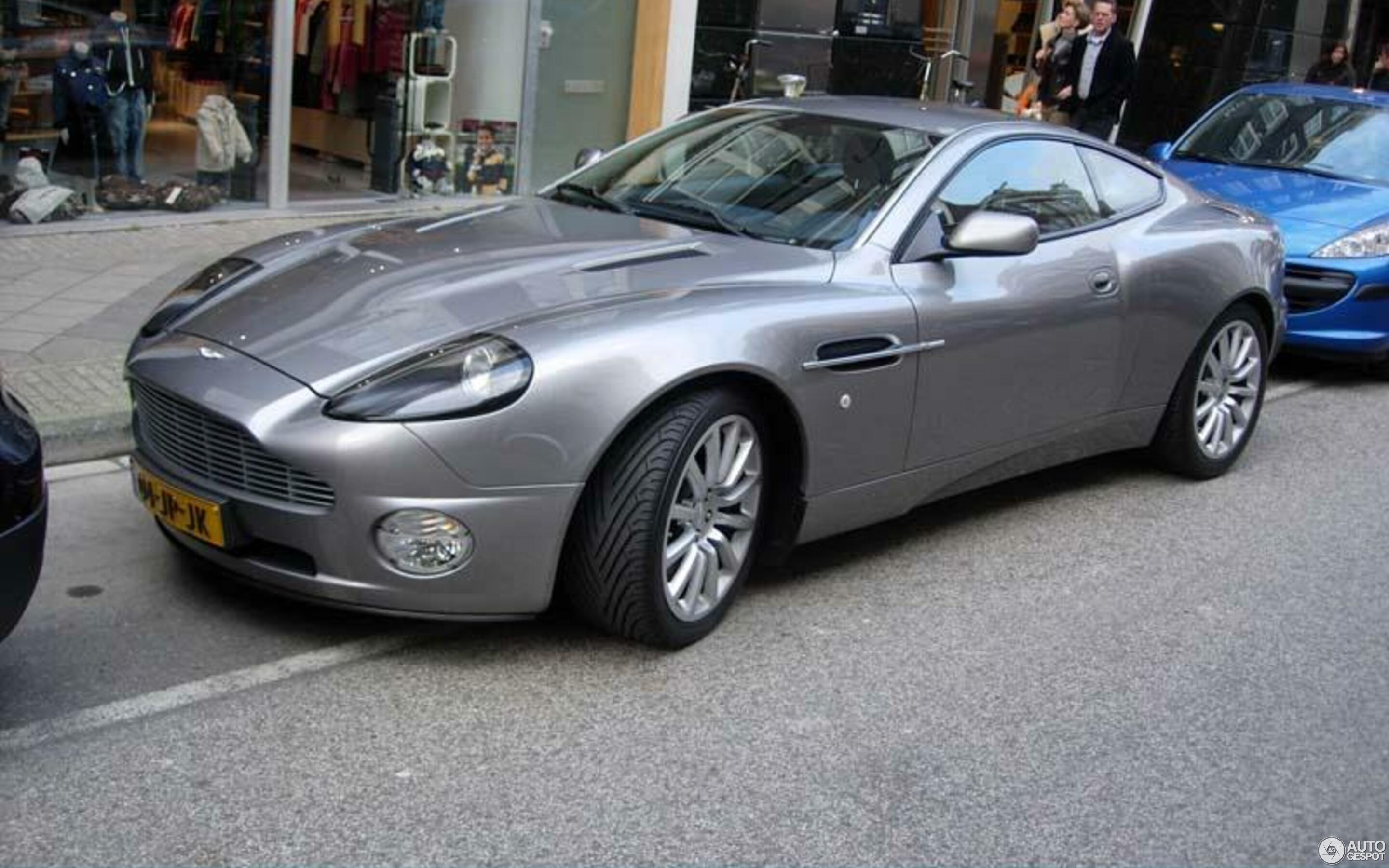 Aston Martin Vanquish