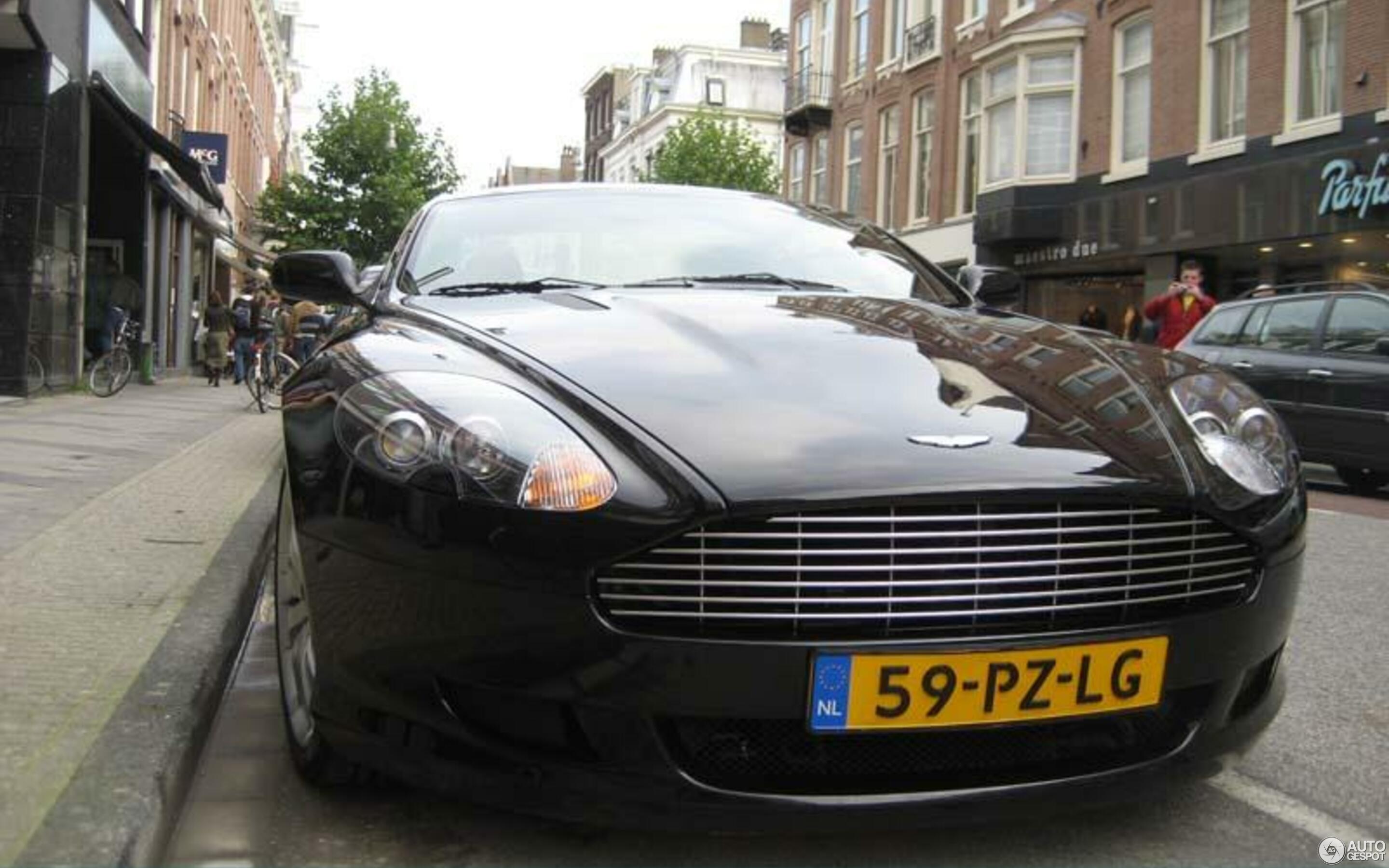 Aston Martin DB9