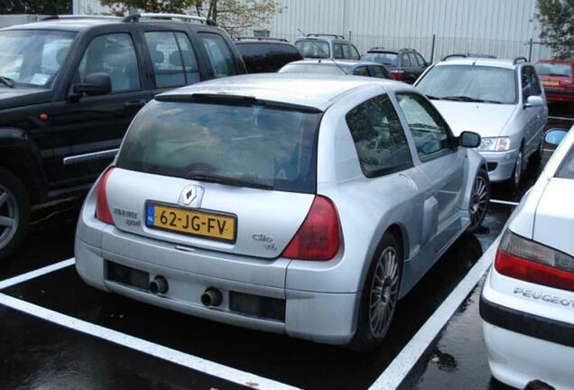 Renault Clio V6