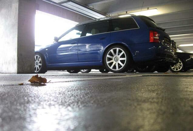 Audi RS4 Avant B5