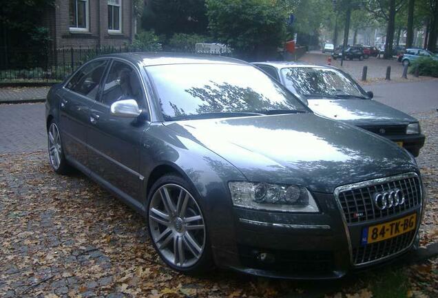 Audi S8 D3