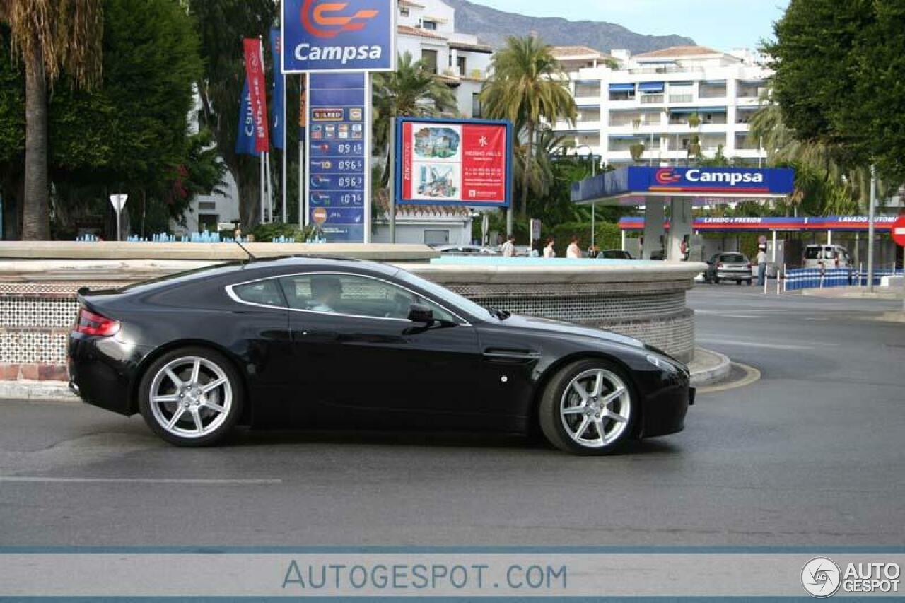 Aston Martin V8 Vantage