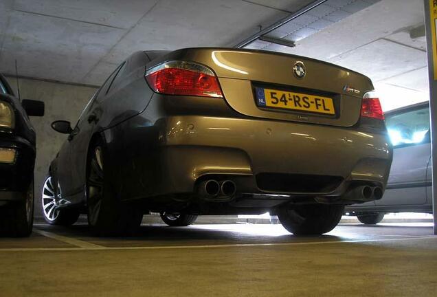 BMW M5 E60 2005