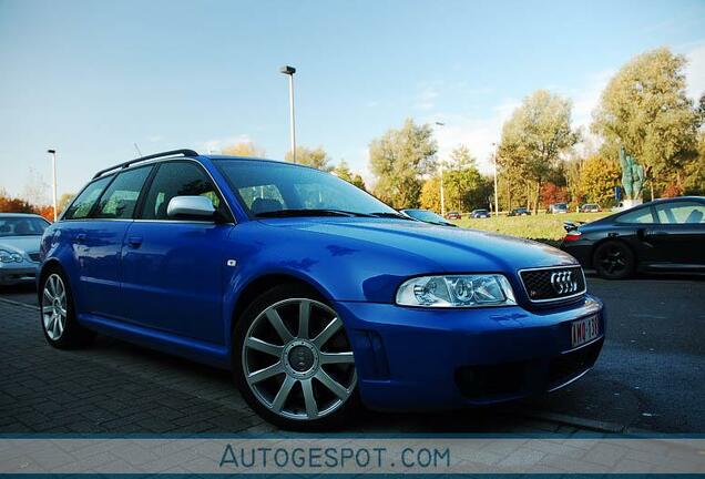 Audi RS4 Avant B5