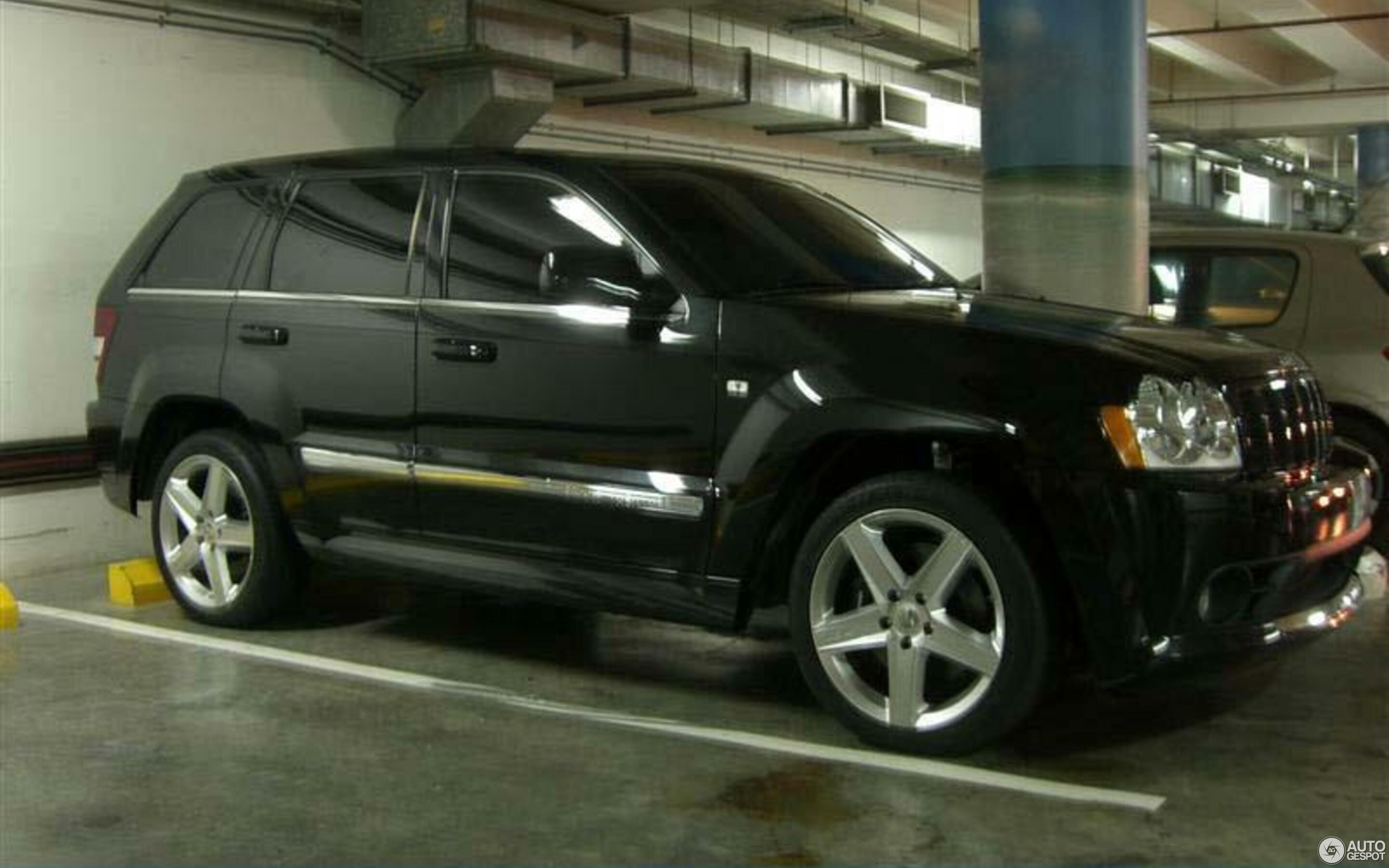 Jeep Grand Cherokee SRT-8 2005