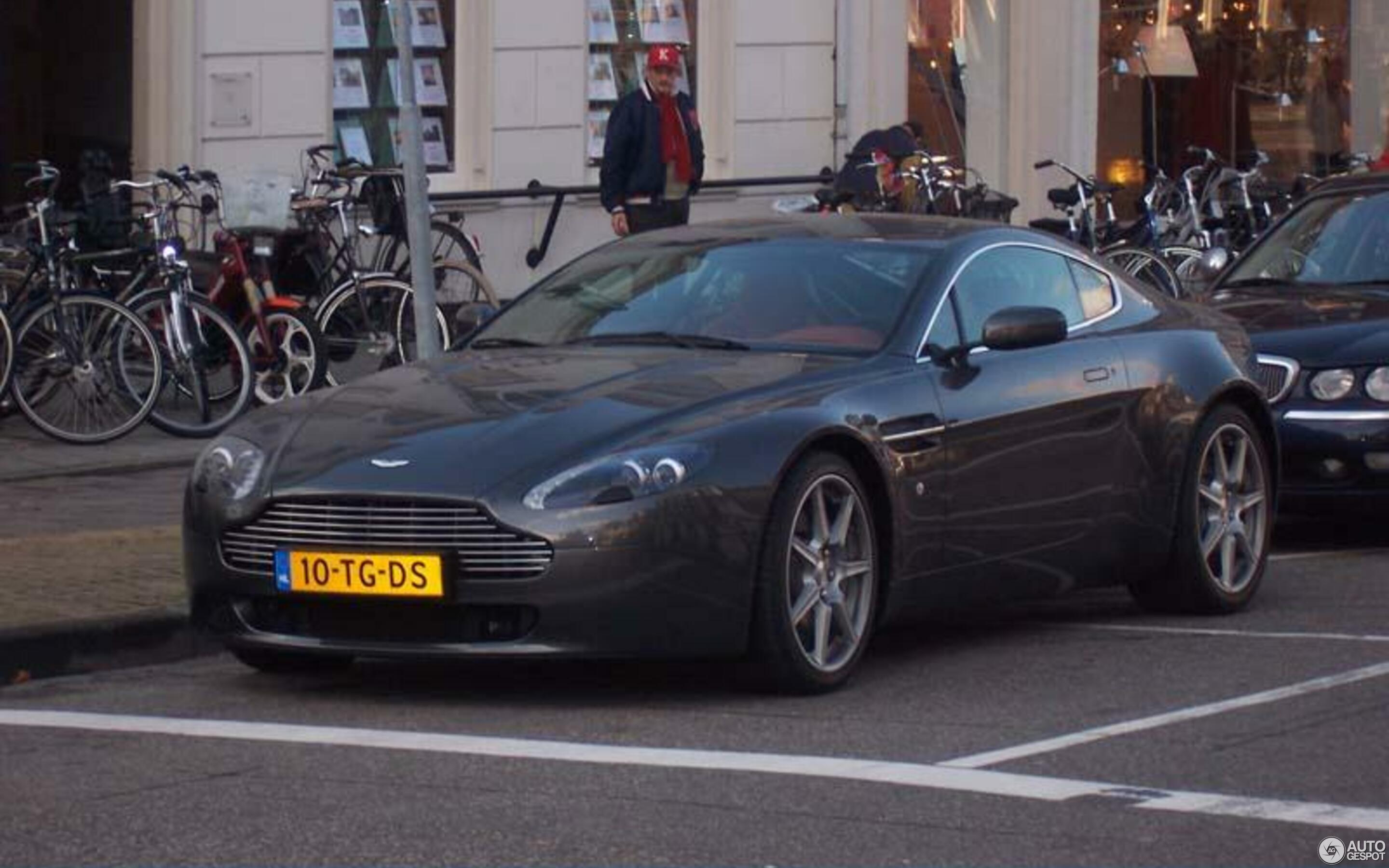 Aston Martin V8 Vantage