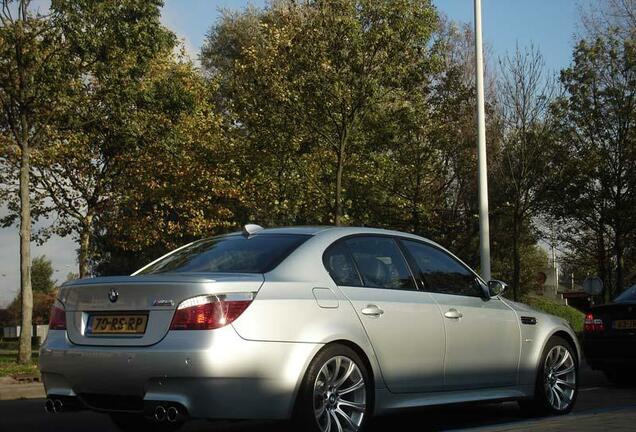 BMW M5 E60 2005