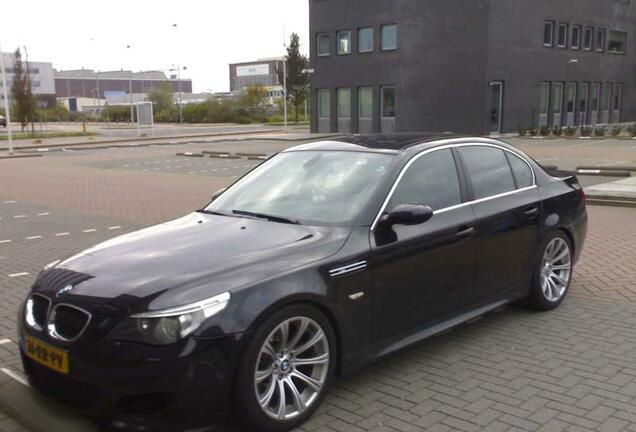 BMW M5 E60 2005