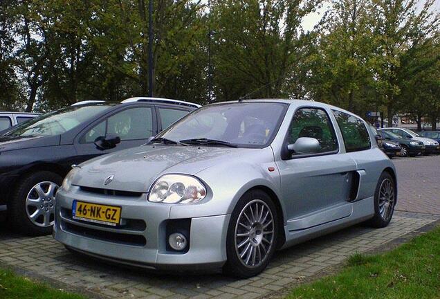 Renault Clio V6