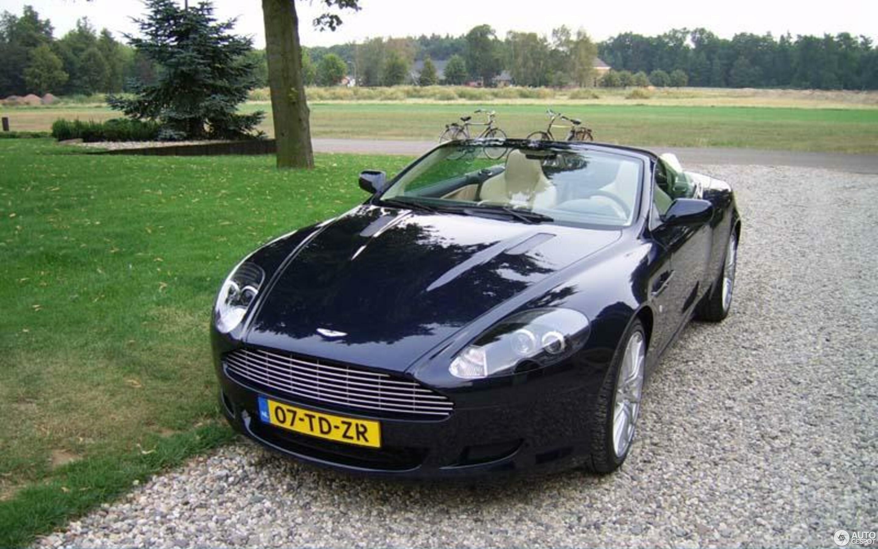 Aston Martin DB9 Volante