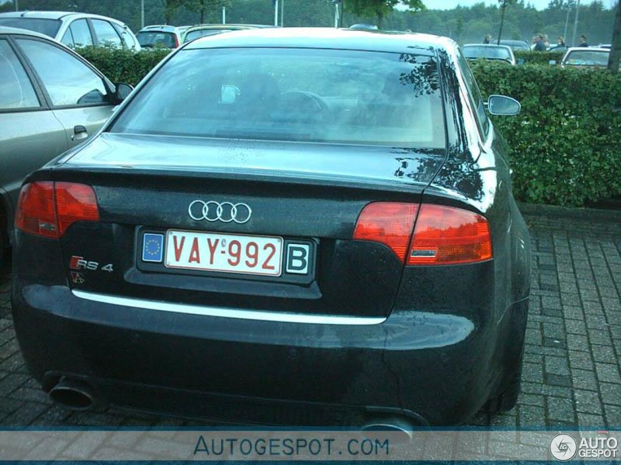 Audi RS4 Sedan