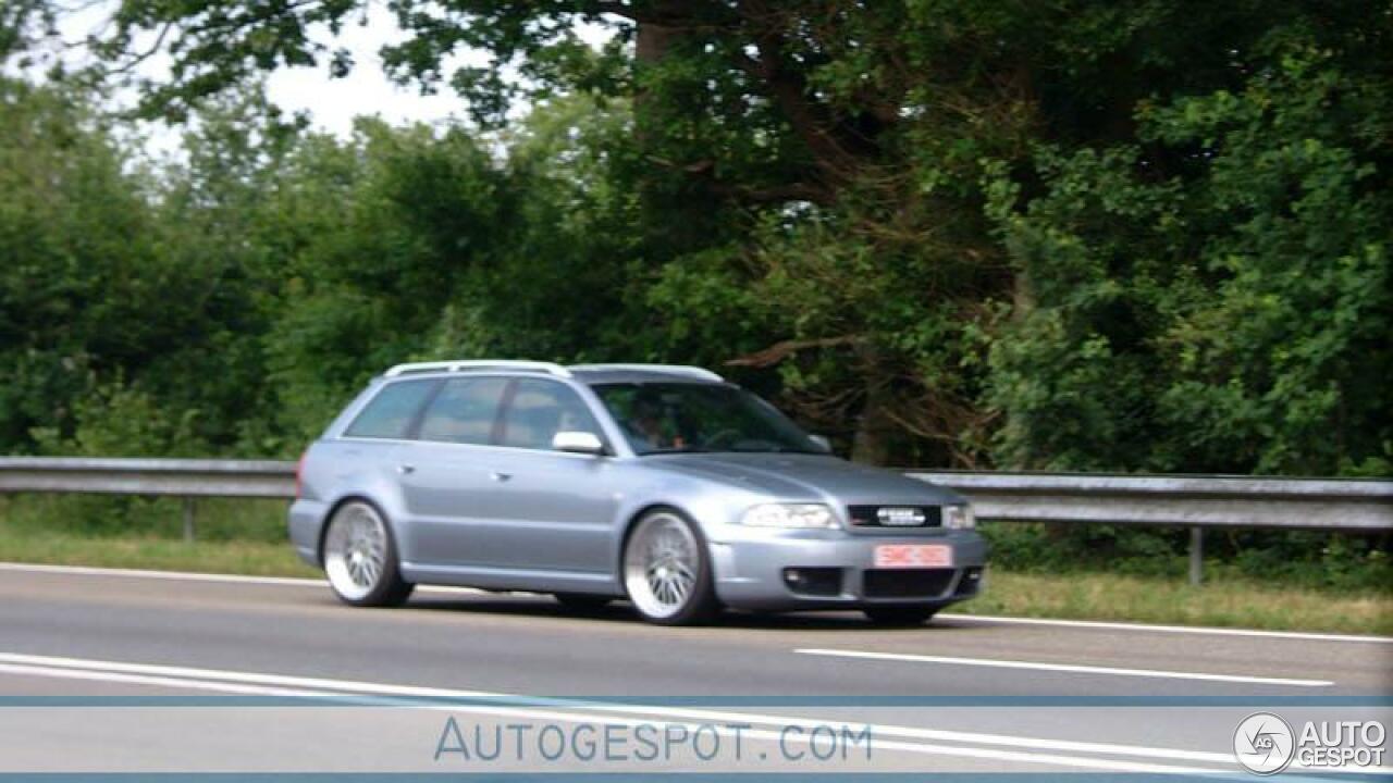 Audi RS4 Avant B5