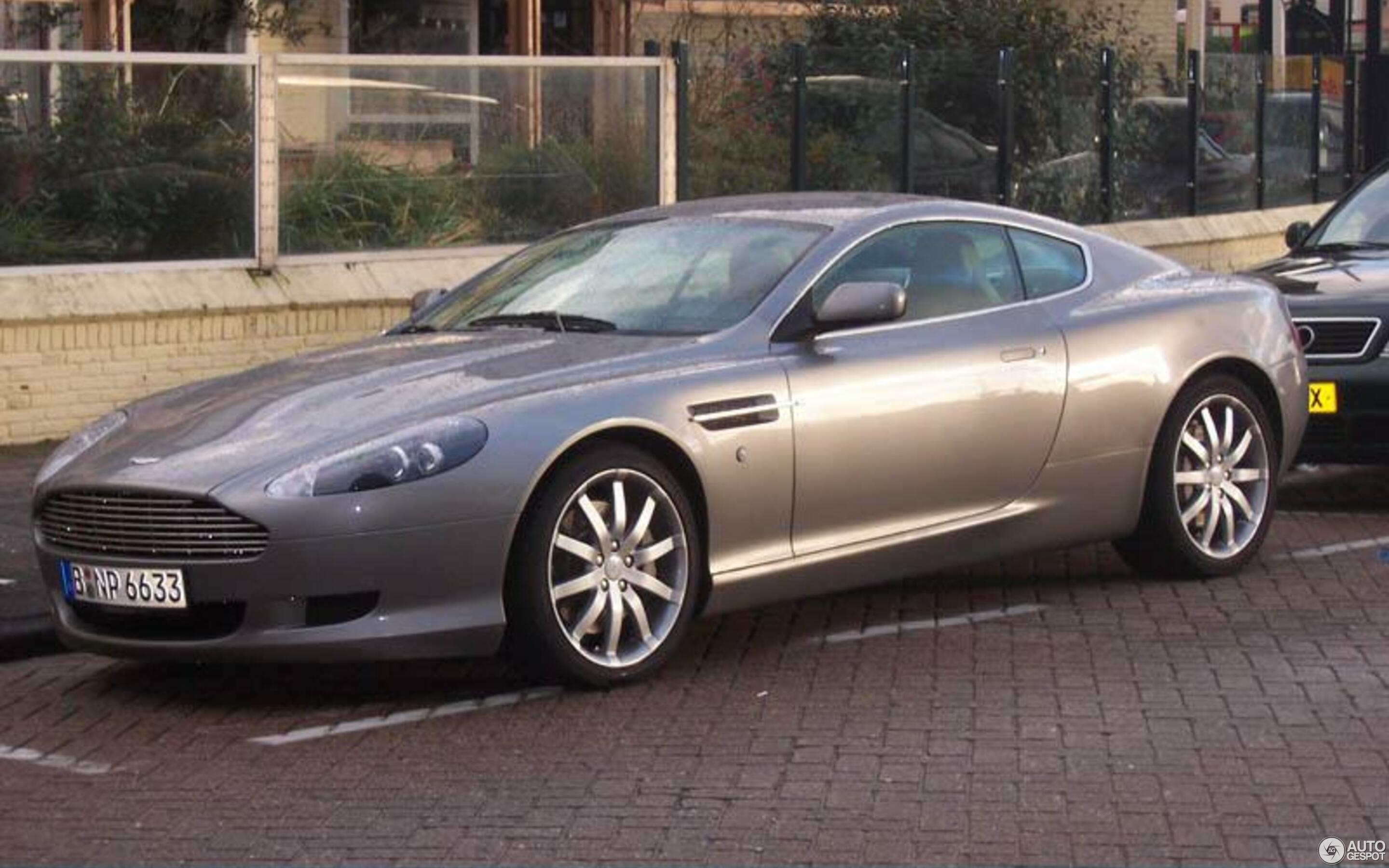 Aston Martin DB9