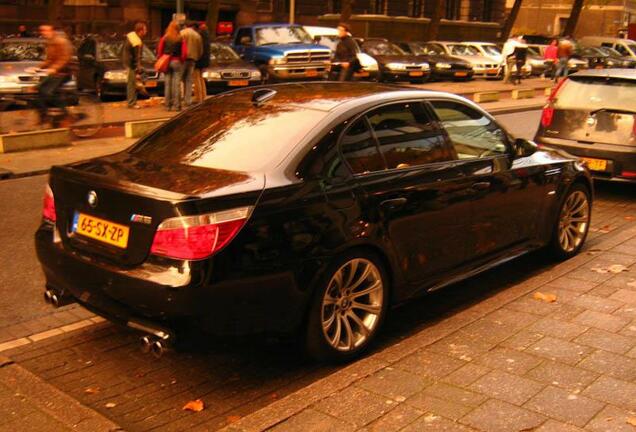 BMW M5 E60 2005