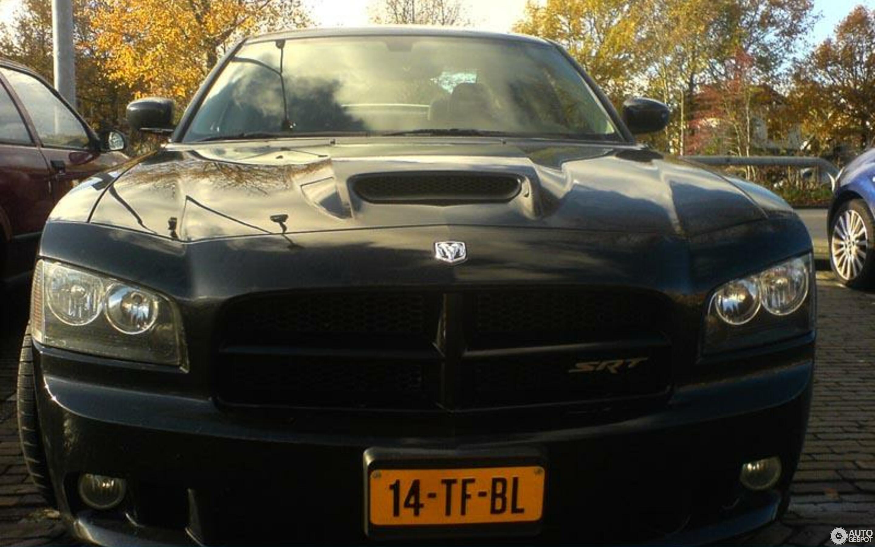 Dodge Charger SRT-8