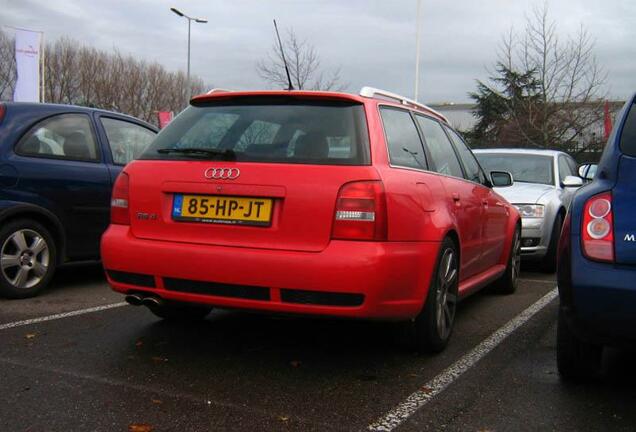 Audi RS4 Avant B5