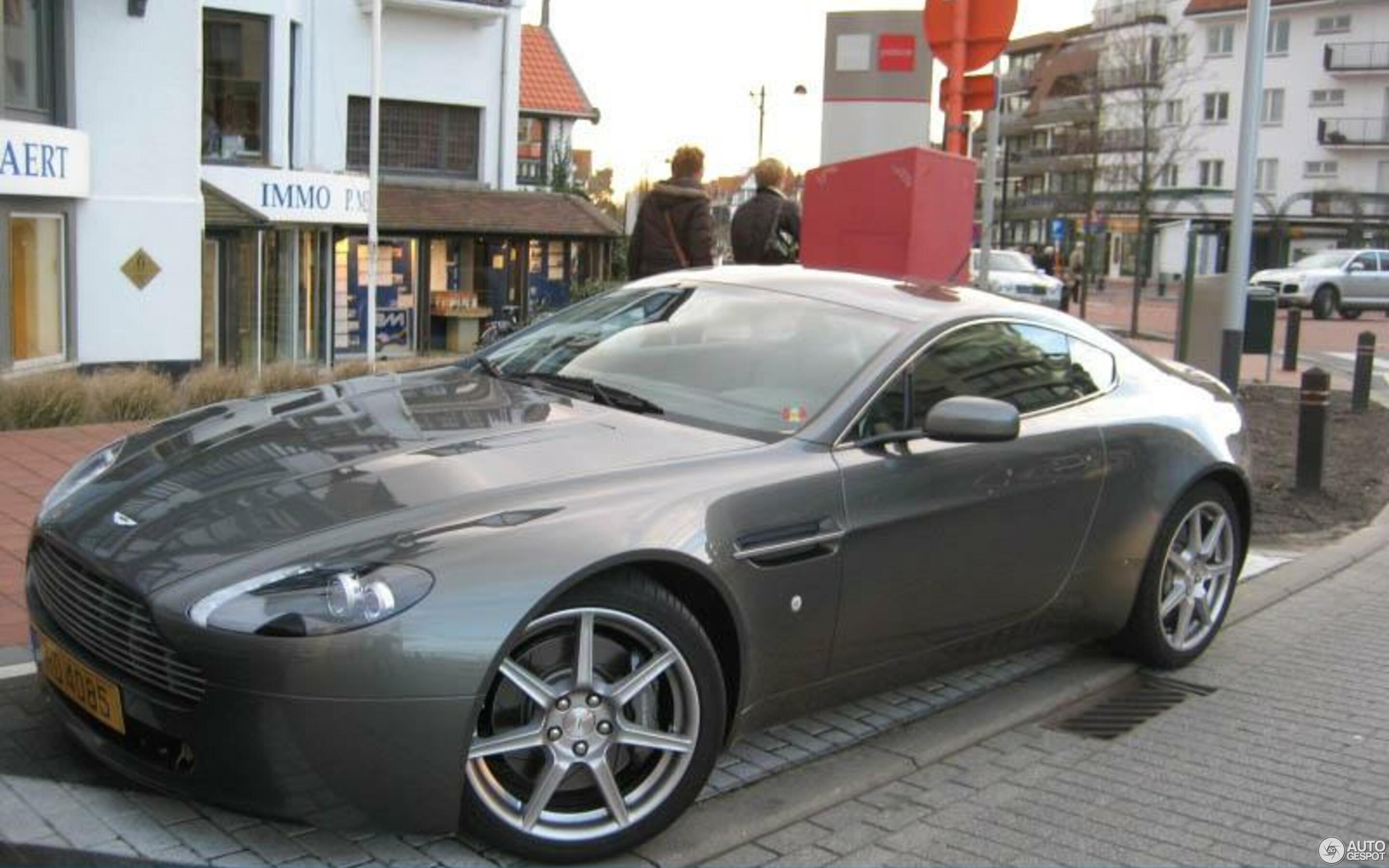 Aston Martin V8 Vantage