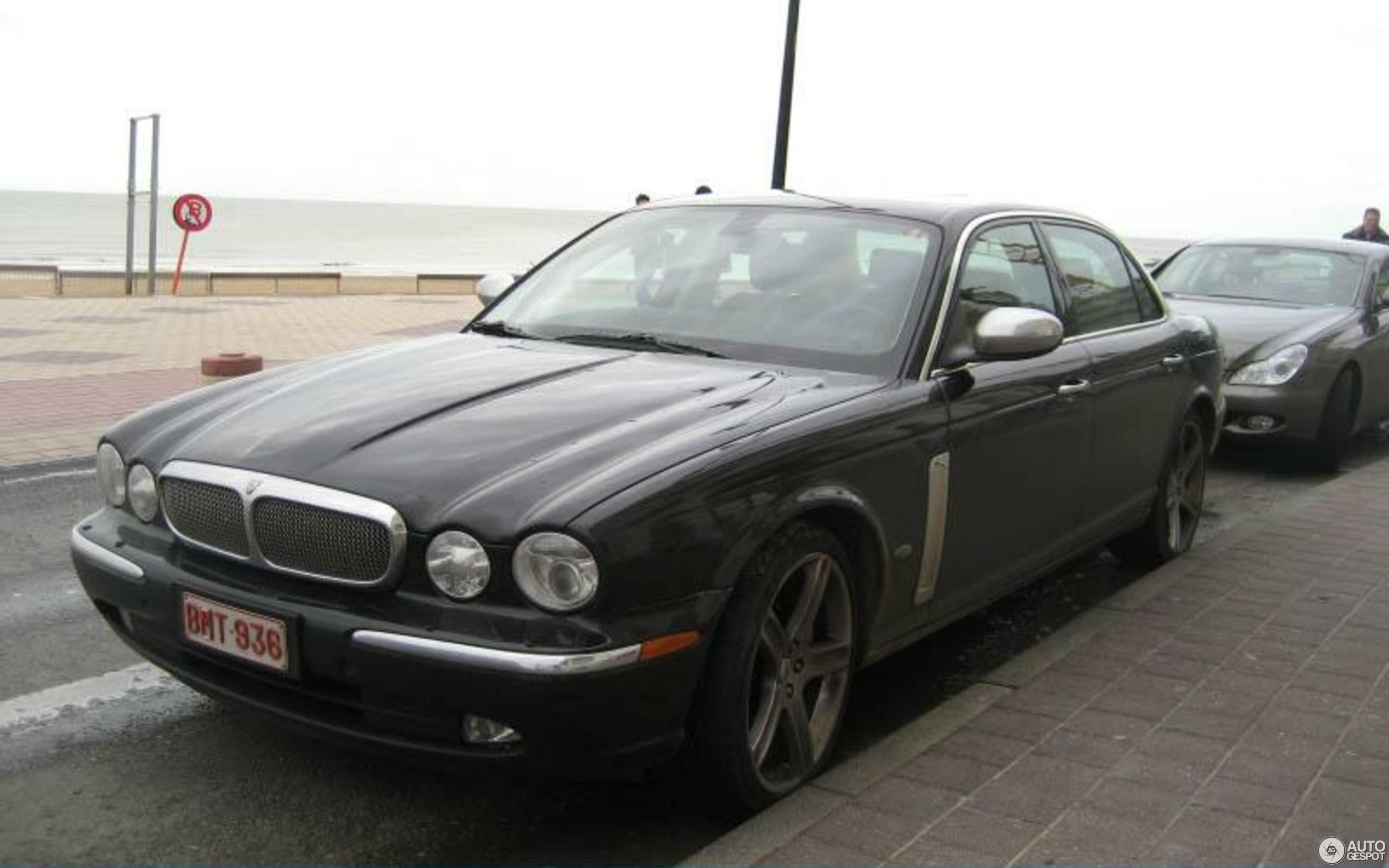 Jaguar Super V8 Portfolio