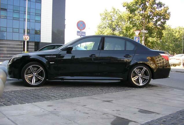 BMW M5 E60 2005