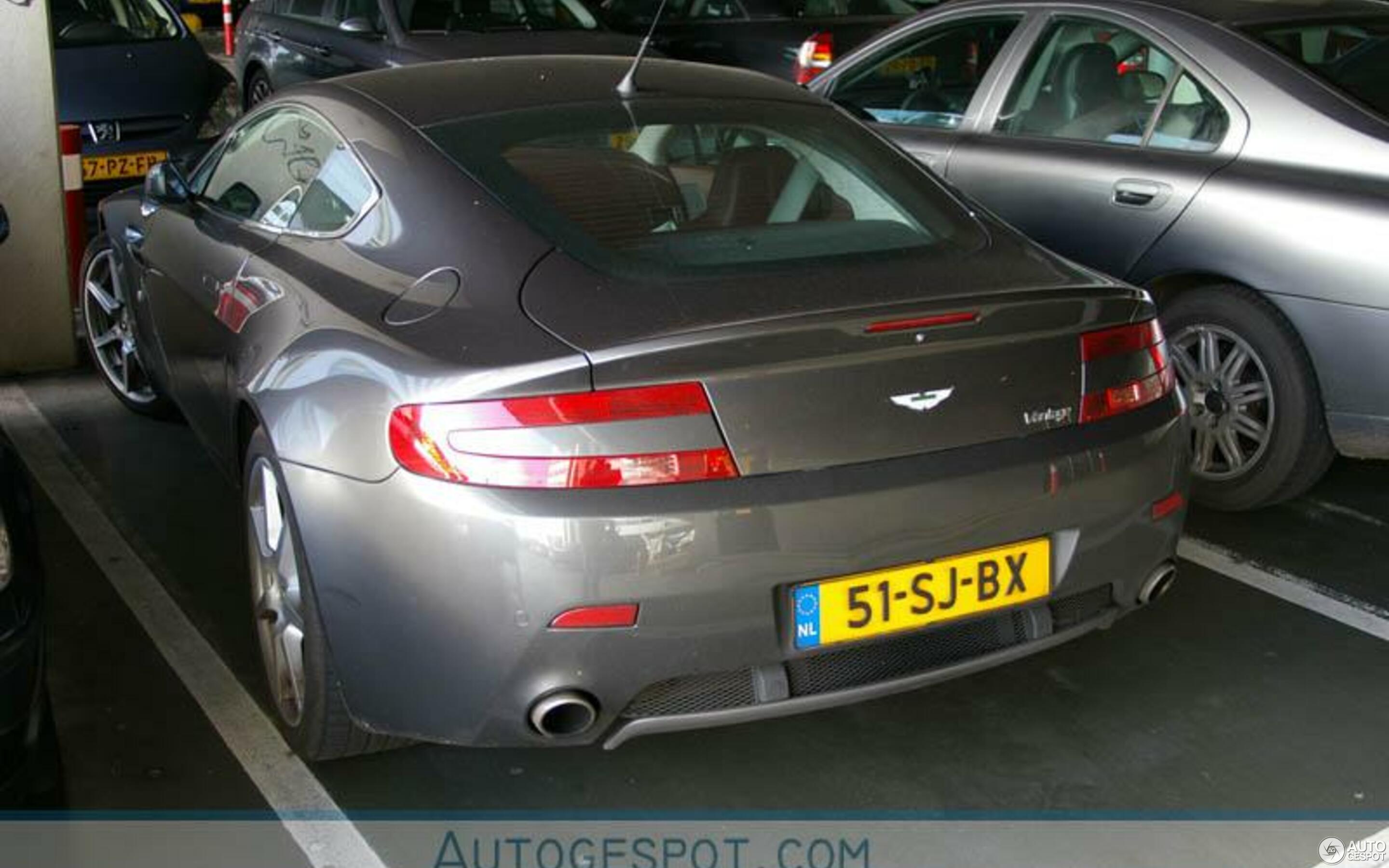 Aston Martin V8 Vantage