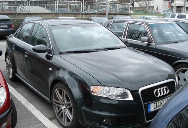 Audi RS4 Sedan