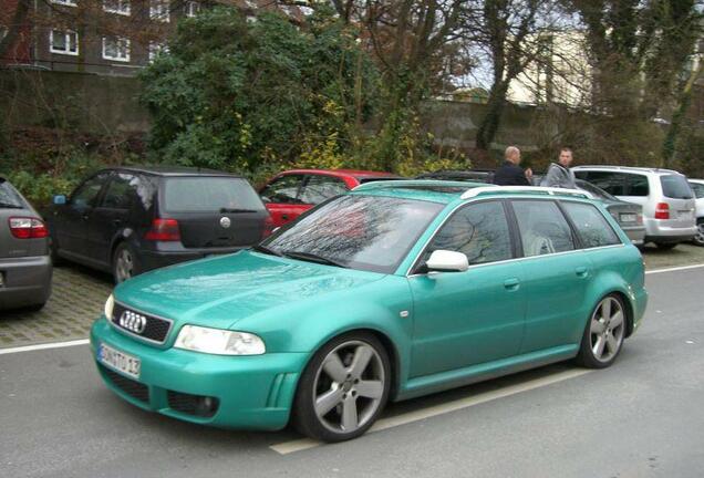 Audi RS4 Avant B5