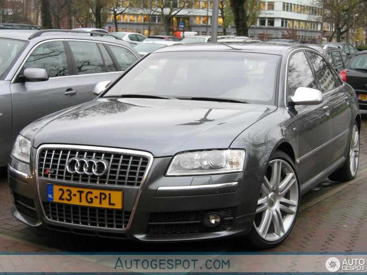 Audi S8 D3