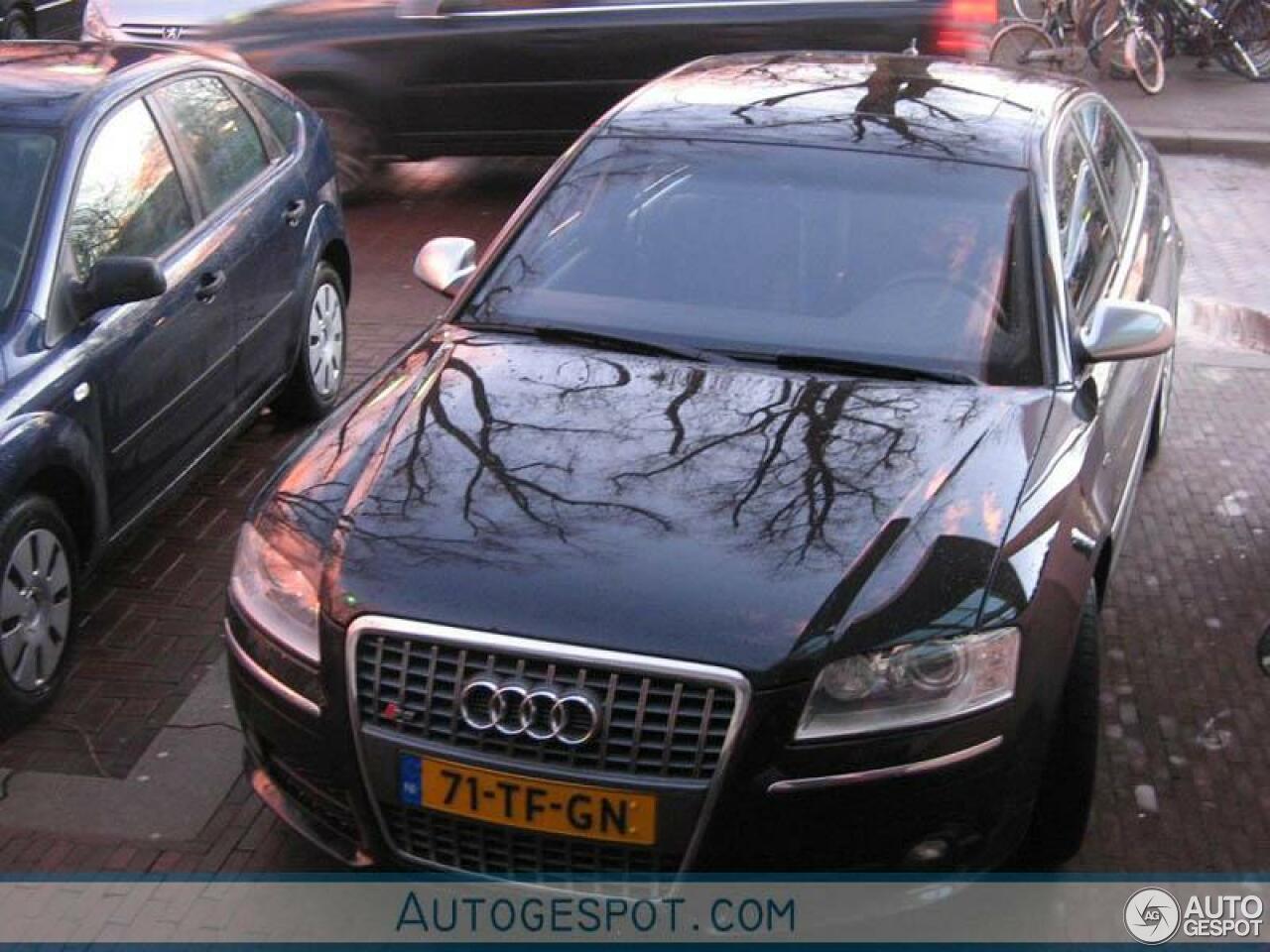 Audi S8 D3