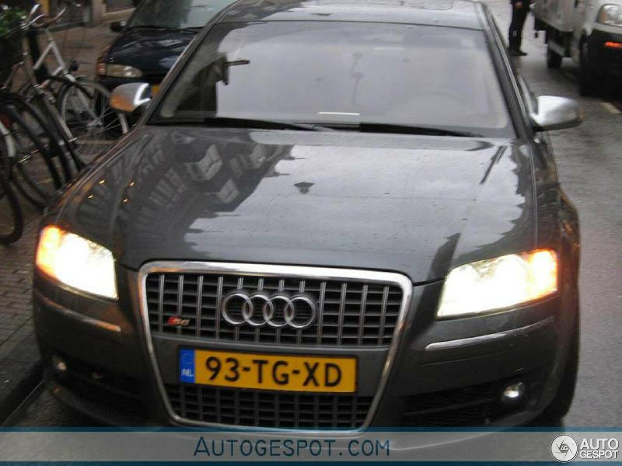 Audi S8 D3