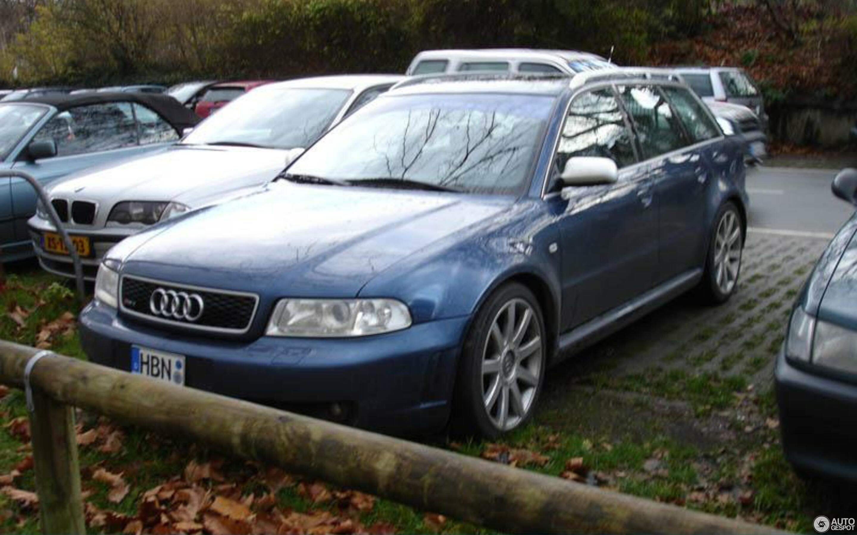 Audi RS4 Avant B5