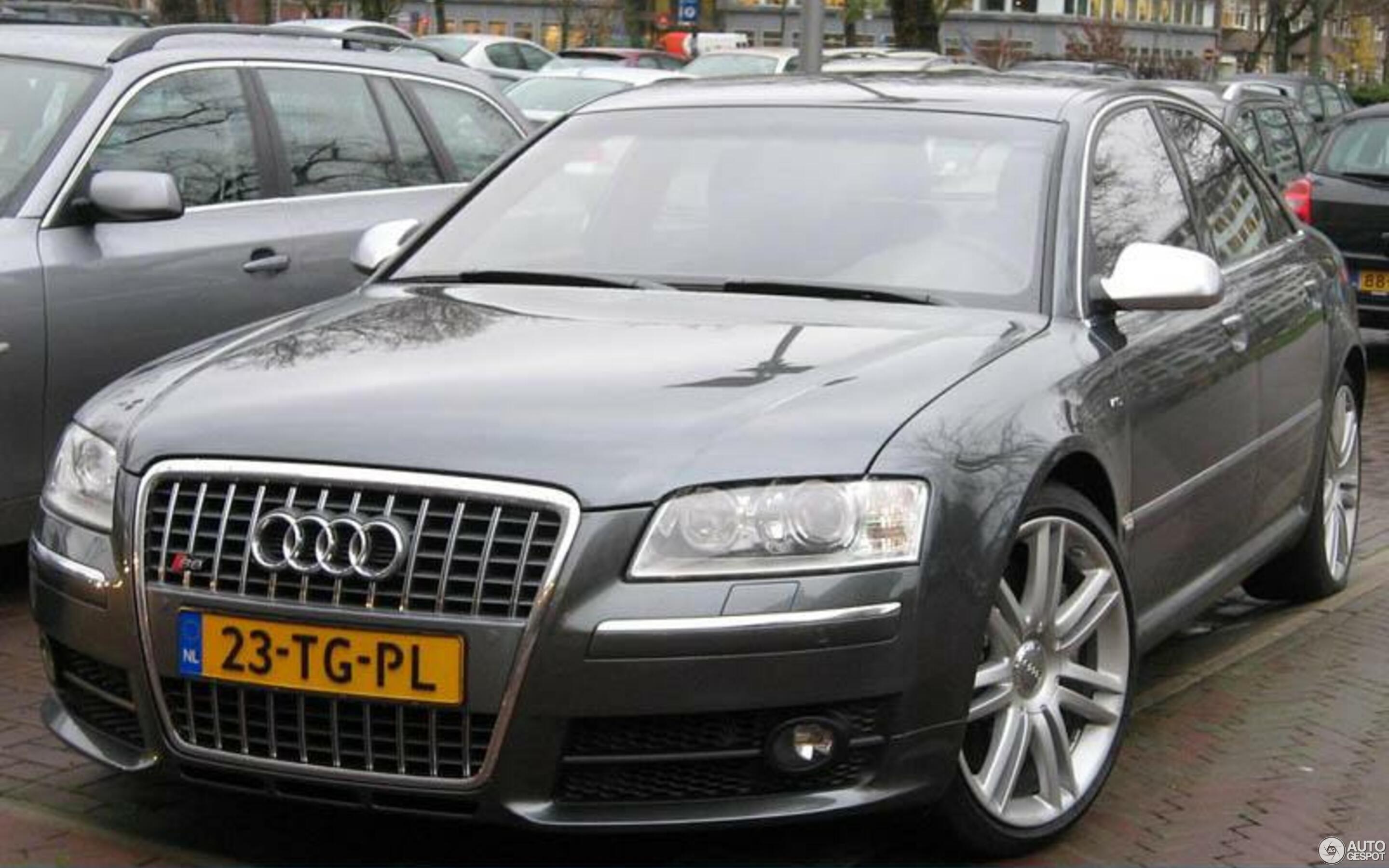 Audi S8 D3