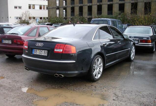 Audi S8 D3