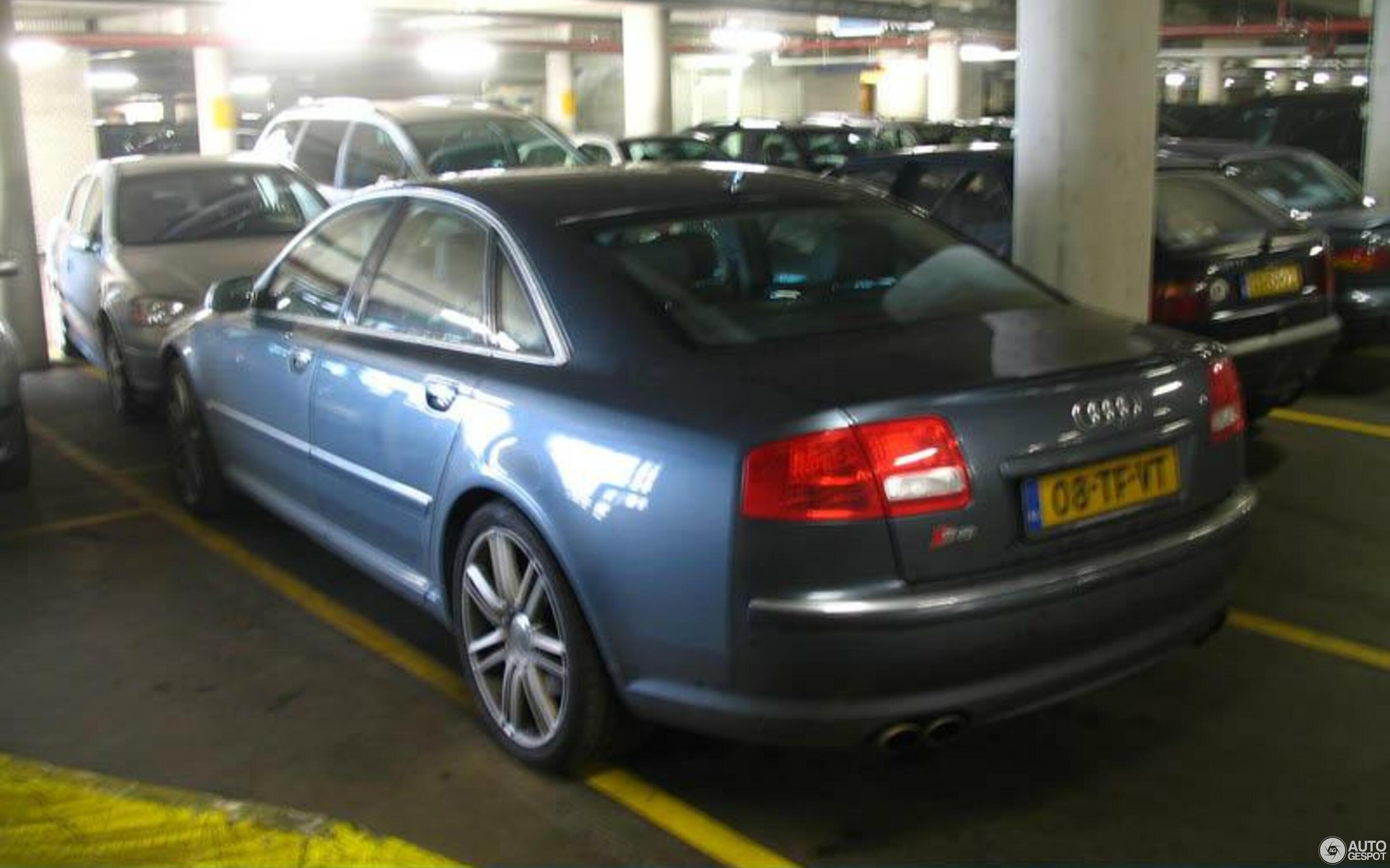 Audi S8 D3