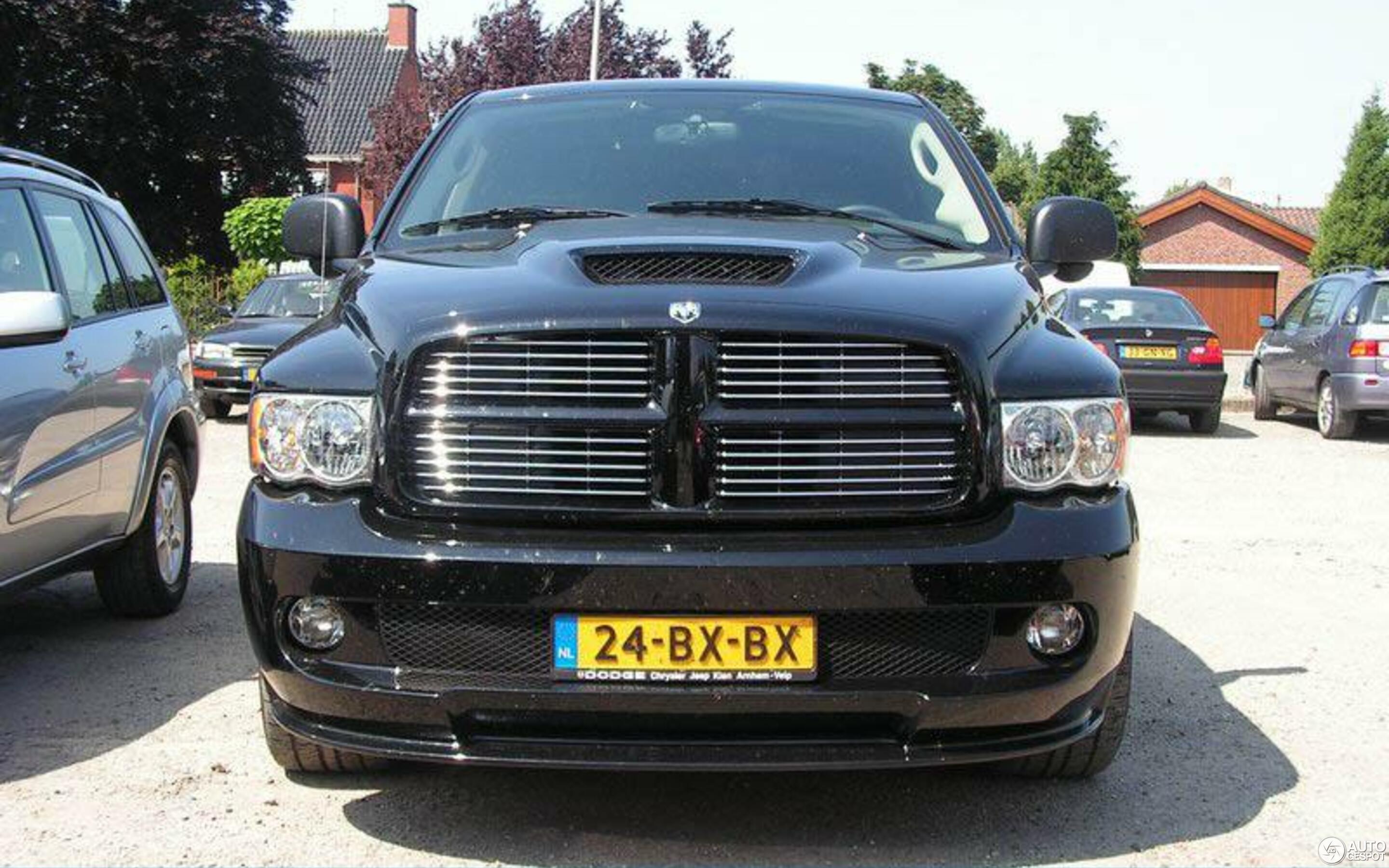 Dodge RAM SRT-10 Quad-Cab