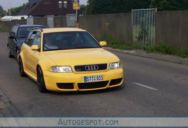 Audi RS4 Avant B5