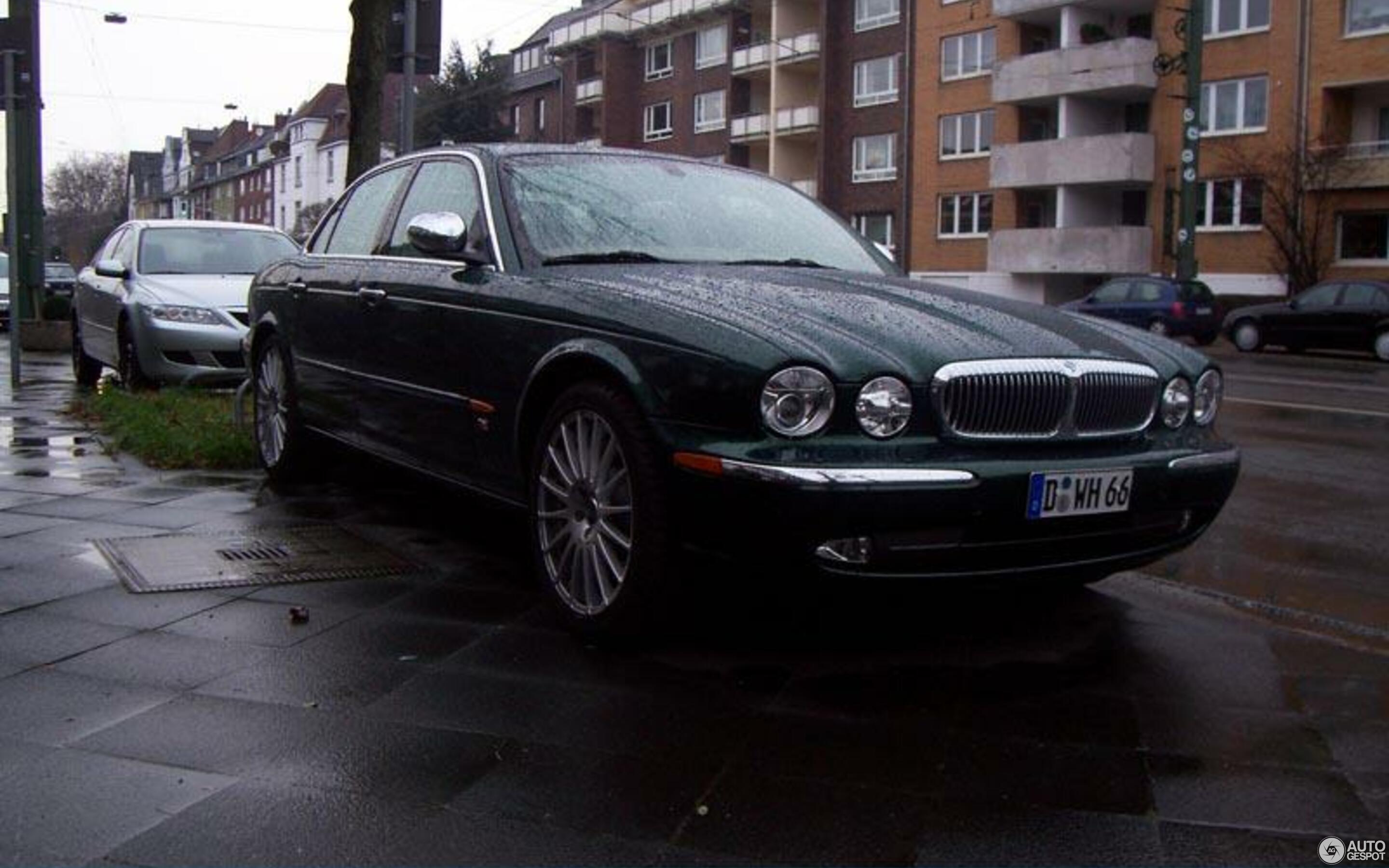 Jaguar XJR