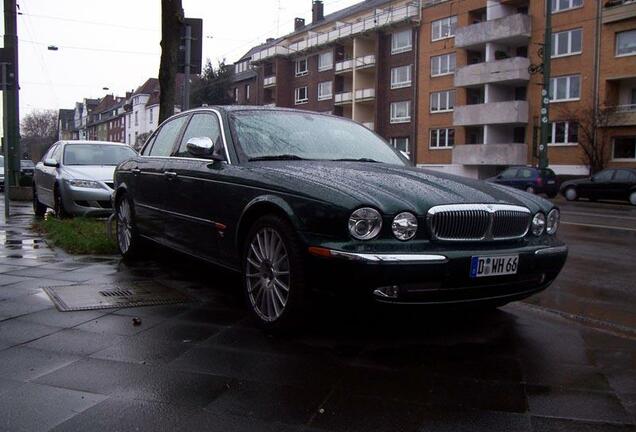 Jaguar XJR