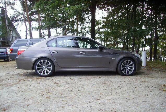 BMW M5 E60 2005