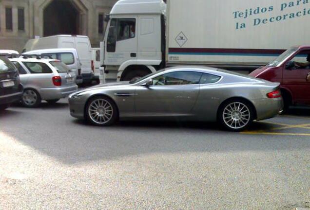 Aston Martin DB9