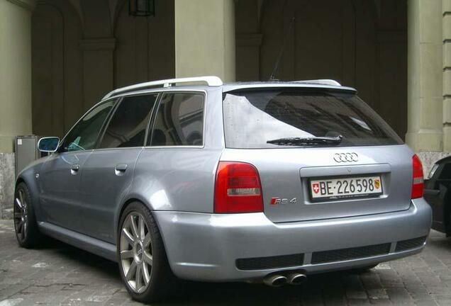 Audi RS4 Avant B5