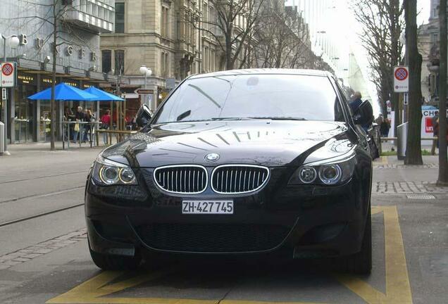 BMW M5 E60 2005