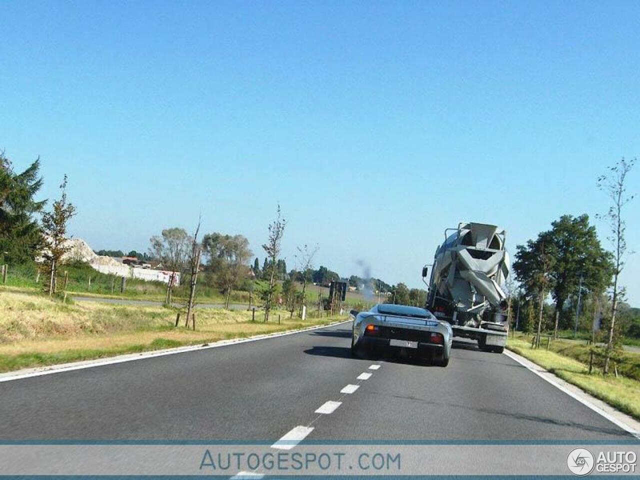 Jaguar XJ220