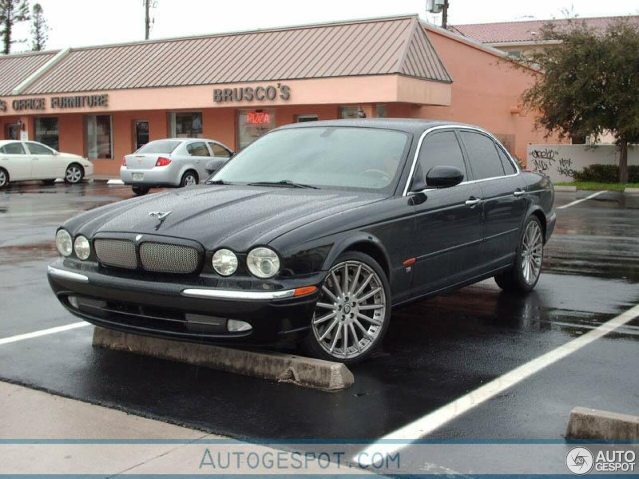 Jaguar XJR