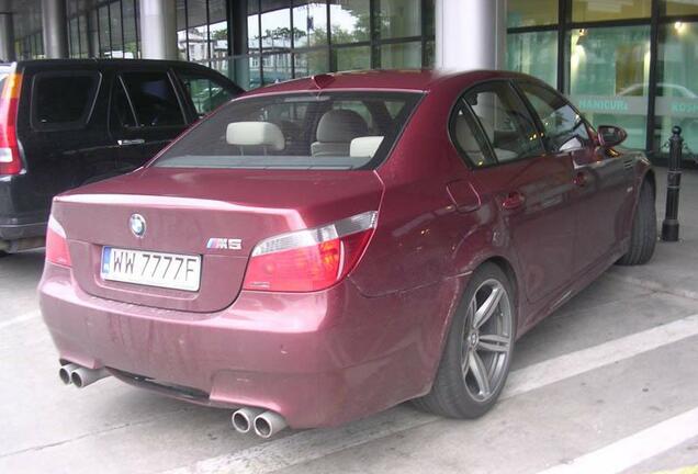 BMW M5 E60 2005