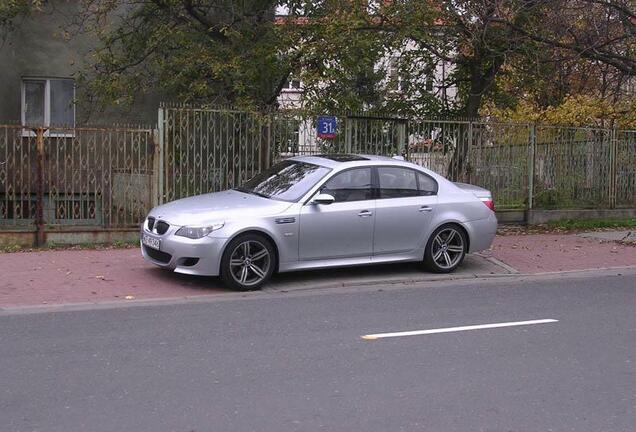 BMW M5 E60 2005