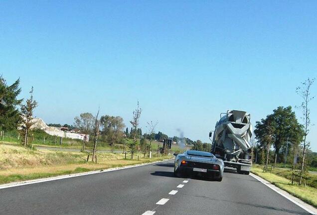 Jaguar XJ220