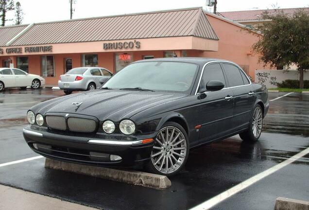 Jaguar XJR