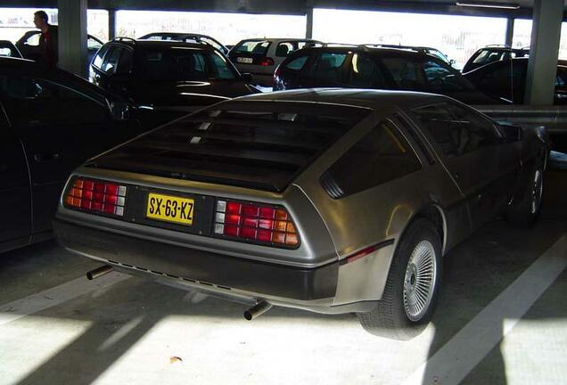 DeLorean DMC-12