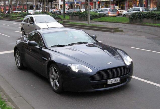 Aston Martin V8 Vantage