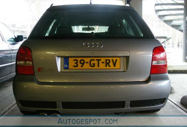 Audi RS4 Avant B5